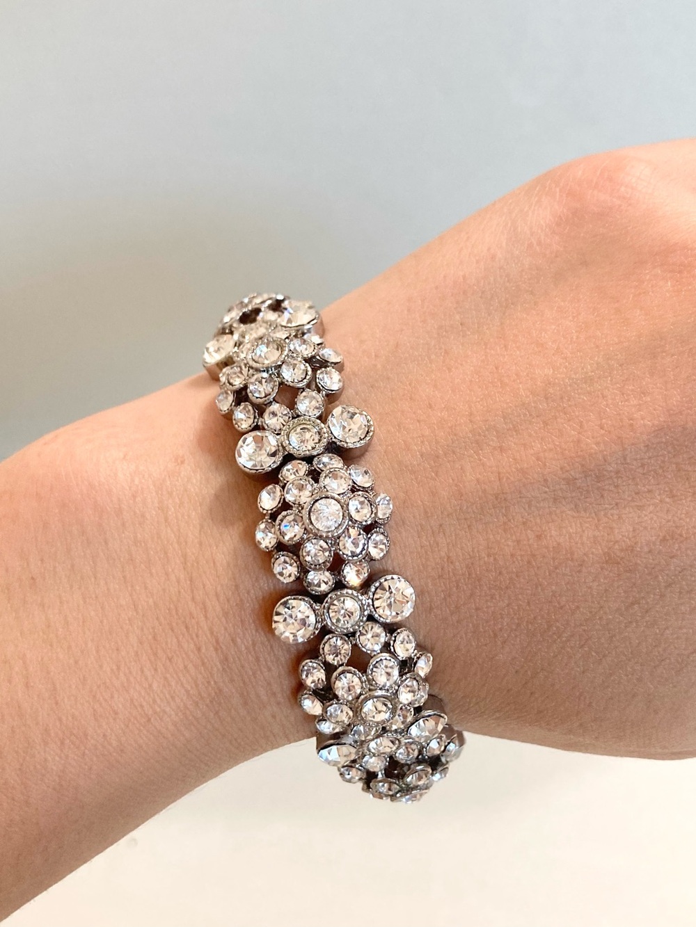 Rhinestone Cluster Stretch preloved Bracelet Silver Tone women’s bling jewelry